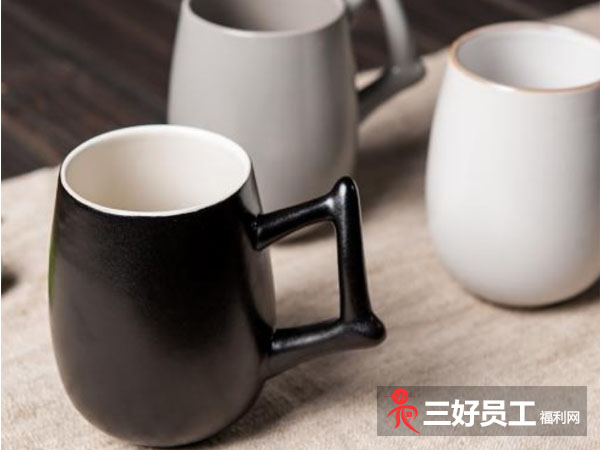 商務(wù)禮品:定制陶瓷杯的印刷工藝 商務(wù)禮品:定制陶瓷杯的印刷工藝